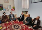 دیدار صمیمانه دانشگاهیان با خانواده شهید دانشجو؛ جوانمردی که از کودکی پای درس قرآن و نهج‌البلاغه بود